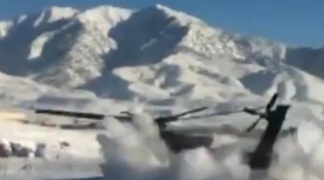 video un elicopter ah 64 apache filmat in timpul unei prabusiri in afganistan