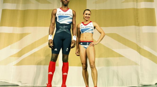 foto stralucitori britanicii au prezentat echipamentele cu care vor sa urce pe locul intii la jo