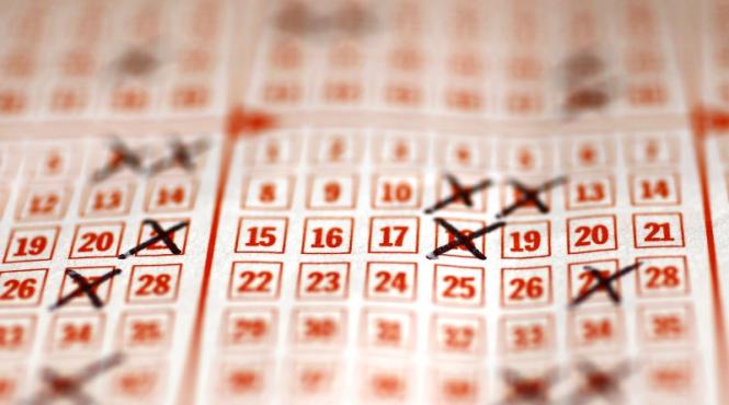 300 de danezi au fost chemati sa si ridice premiile de la loterie cate 3 8 miliarde de euro de fiecare