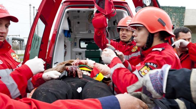 10 calatori dintr un microbuz raniti intr un accident pe dn1b langa buzau