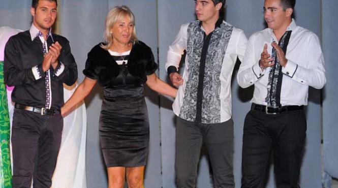 radu mazare junior prezinta moda la inceput de sezon estival