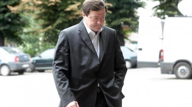 aproape toti primarii din caras severin il urmeaza pe frunzaverde 38 de edili pleaca din pdl