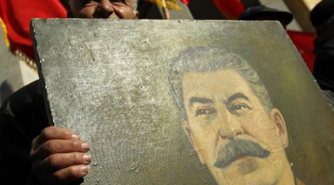 scandal in rusia in urma aparitiei unor caiete scolare cu imaginea lui iosif stalin