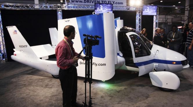 video masina cu aripi pliabile prezentata la salonul auto international de la new york