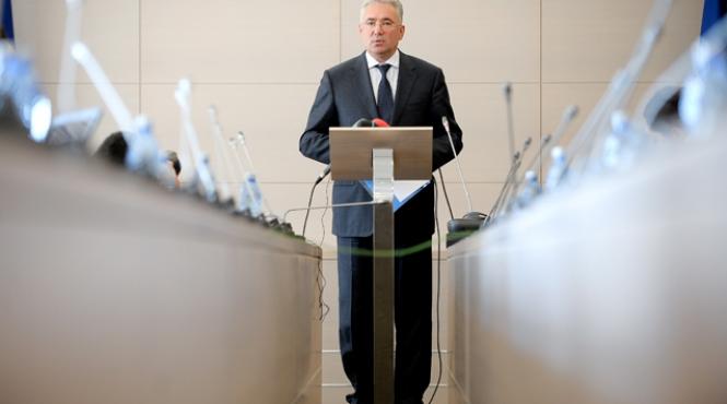 videanu parlamentarii pdl care vor vota motiunea de cenzura a opozitiei vor fi dati afara din partid