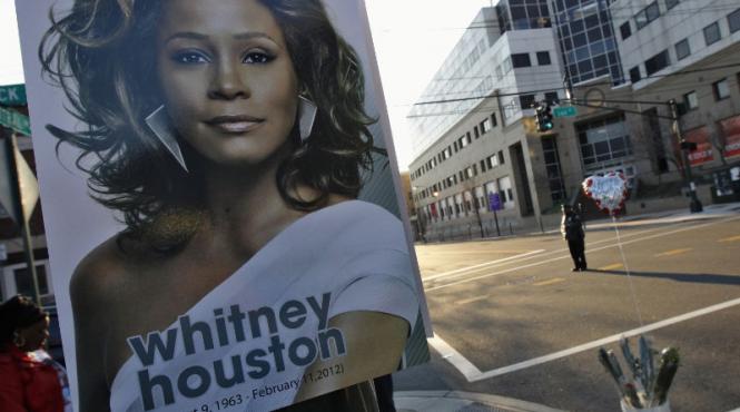 whitney houston era oparita drogata si ii lipseau 11 dinti in momentul mortii arata raportul final al autopsiei