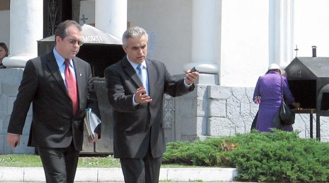 inalta curte simuleaza judecarea procesului de coruptie a lui mantog