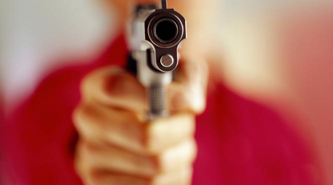 reglari de conturi in stil mafiot in cluj napoca patru barbati cu cagule pe fata au intrat in casa unor clujeni si i au agresat