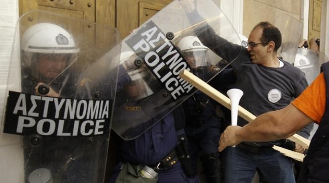 culmea falimentului grecia a intrat in incapacitate de colectare de plati