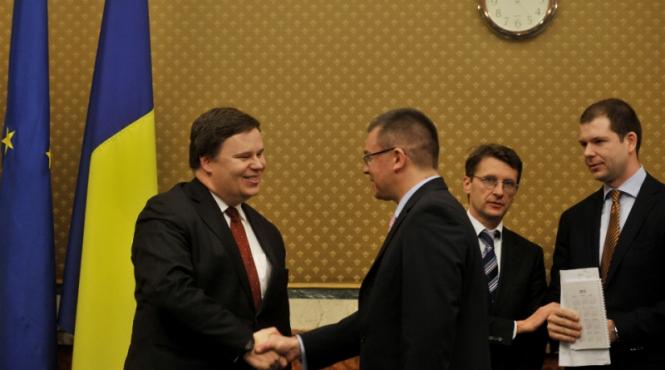 romania se imprumuta la banca mondiala ca sa majoreze salariile bugetarilor