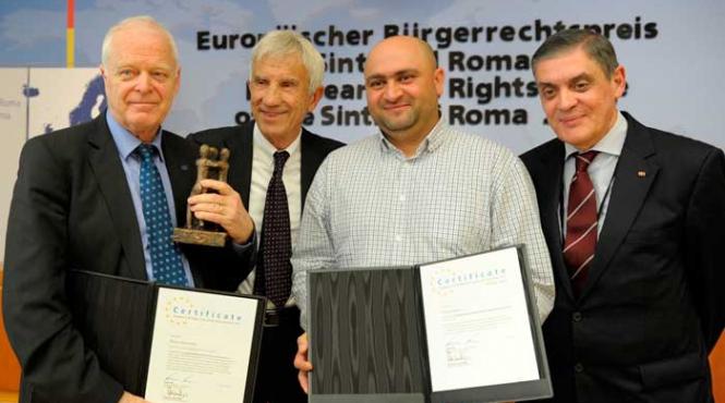 un jurnalist roman a primit premiul special pentru drepturile civile ale comunitatilor sinti si roma