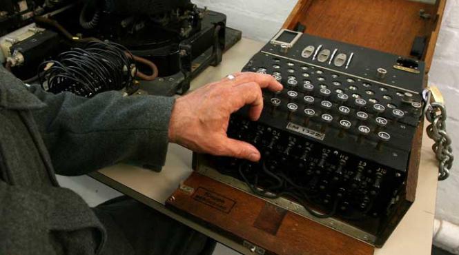 alan turing un geniu ingenuncheat de prejudecati