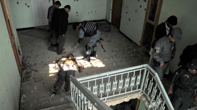 explozii si atacuri armate in kabul 47 de morti dintre care 36 de talibani
