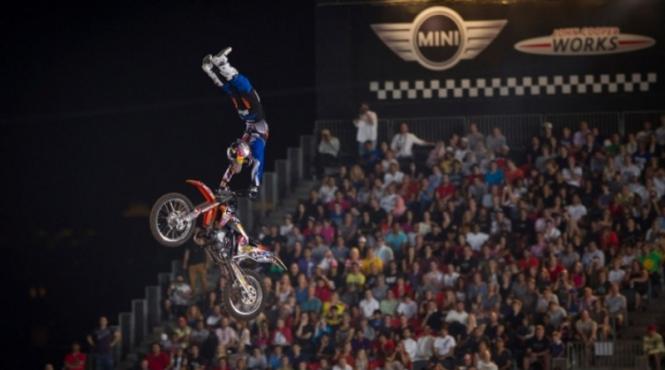 galerie foto sherwood ca tigatorul primei etape din 2012 red bull x fighters world tour