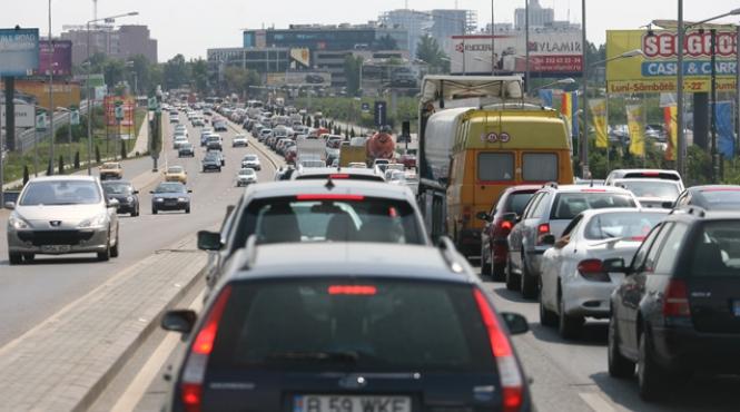 trafic dificil pe dn1 in zona statiunilor prahovene politistii au deviat circulatia pe dn 1 a
