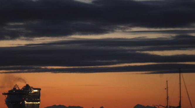 un vas de lux a refuzat sa se opreasca pentru a salva trei naufragiati doi dintre ei au murit de sete