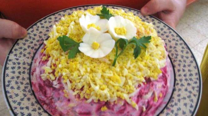 suba sau salata ruseasca a bunicii cu scrumbie marinata