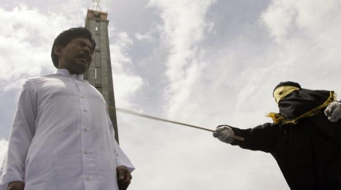 un barbat din arabia saudita sta din 1997 in inchisoare judecatorul a decis sa iasa doar cand va fi iertat de tatal sau