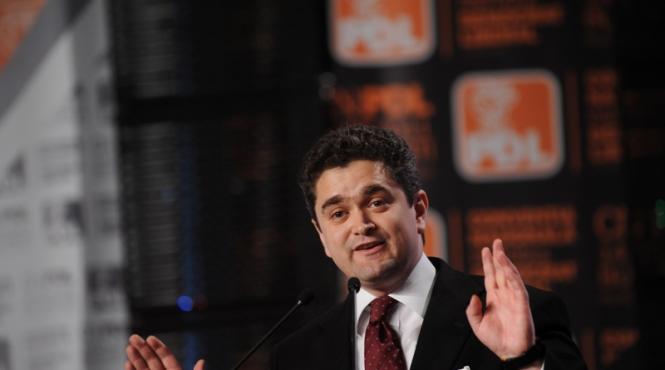 paleologu catre ponta nu umblati cu cioara vopsita demonstrati ca puteti face in sapte luni ce n a putut face acest guvern in doua