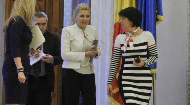 elena udrea a lipsit la depunerea candidaturii sulfinei barbu pentru primaria sectorului 4