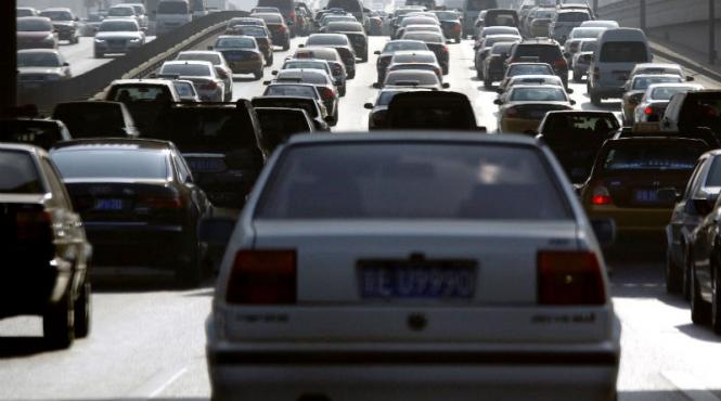 trafic ingreunat spre brasov soferii sunt sfatuiti sa evite depasirile