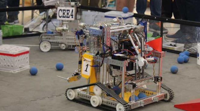 robotelul de voluntari invingator la campionatul mondial de robotica