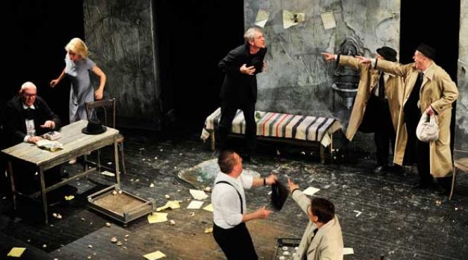 marcel iures la caracal la teatru toata lumea