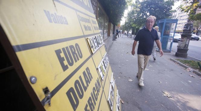 iesirile de capital slabesc leul