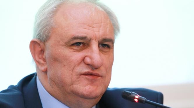 tender africanul omul de afaceri a semnat primul contract pentru un zacamant petrolier in africa