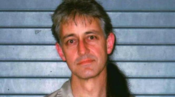 obama aproape batut in alegerile preliminarii din virginia de vest de un puscarias