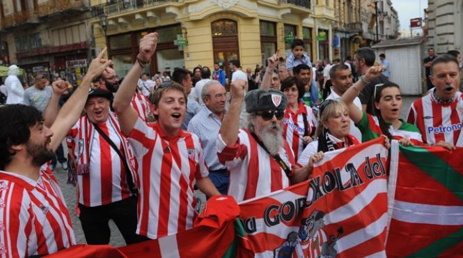 video spaniolii transmit acasa impresii din bucuresti batrane nu stii ce pierzi