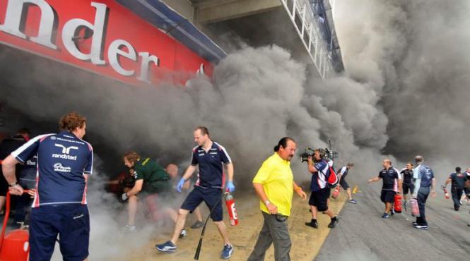 incendiu de proportii la marele premiu al spaniei garajul echipei williams in flacari video