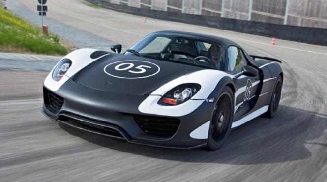 918 spyder supercarul hibrid il face uitat pe carrera gt