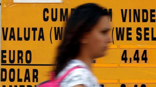 euro cotat la 4 4463 lei al patrulea maxim istoric consecutiv