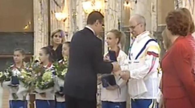 gimnastele de aur ale romaniei felicitate la guvern ponta sunt un impatimit al performantei aveti in mine un suporter hotarat