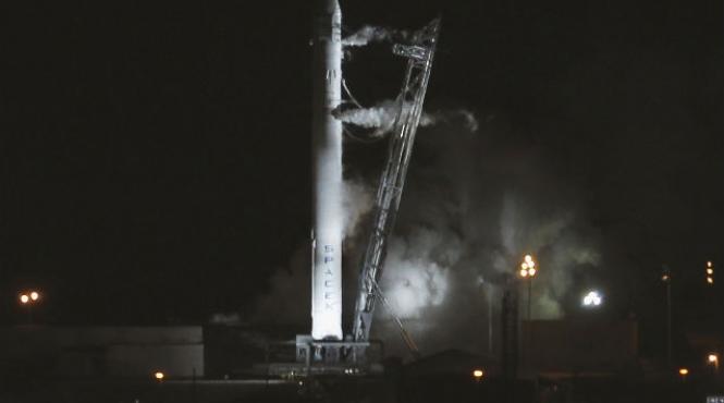 prima misiune particulara in spatiu a fost amanata cu doar cateva secunde inaintea lansarii