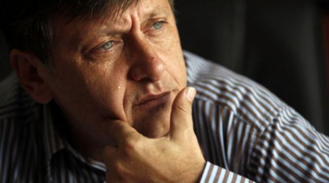 antonescu basescu e un marlan