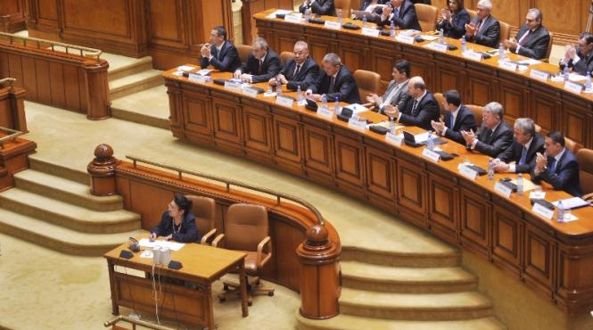 functionarii care nu vorbesc romaneste ar putea fi sanctionati cu desfacerea contractului