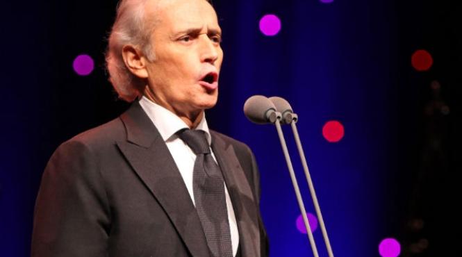 jose carreras doreste sa aiba in cabina pian flori si oglinzi