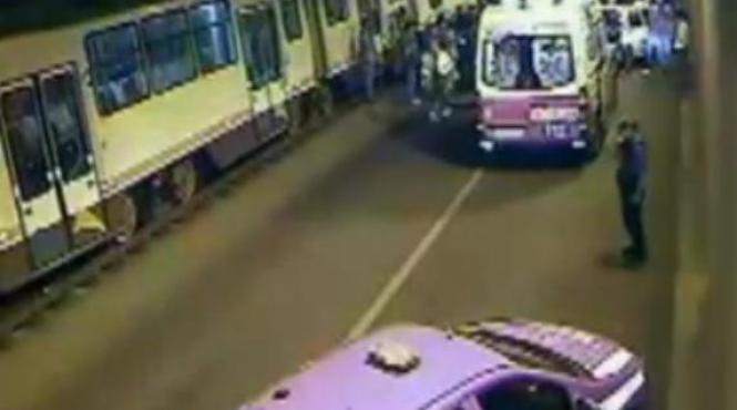 primele imagini de la accidentul de tramvai din pasajul lujerului din bucuresti vezi inregistrarea video