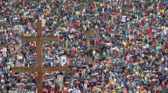 peste 125 000 de pelerini de rusaliile catolice pe muntele sumuleul mic