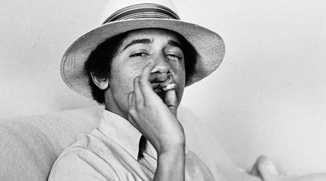 dezvaluire soc barack obama consuma frecvent marijuana in adolescenta