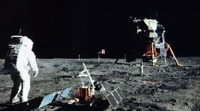 neil armstrong a dezvaluit secretul care spulbera teoria conspiratiei dovada ca aselenizarea a avut loc