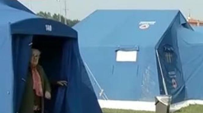 imagini din timpul unei replici de peste 5 grade surprinse de o camera a sky tg24 video