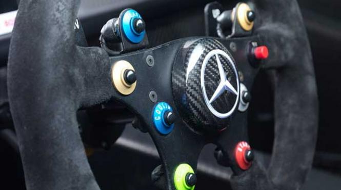 aeromodele mercedes audi si bmw se apuca de curse si cine va avea aripa mai destept facuta va castiga