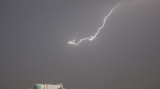 de ce dor articulatiile cand sta sa ploua