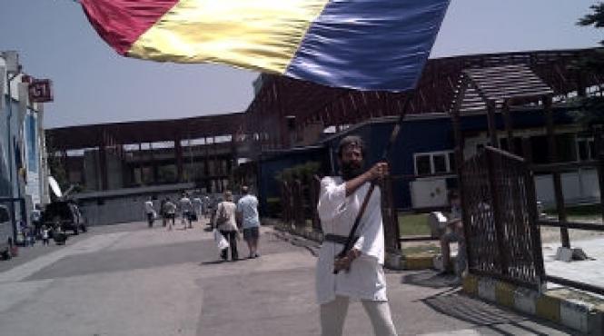 stegarul din piata universitatii s a mutat la bookfest