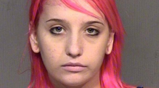 culmea jointului s a urcat in masina si a sofat uitand ca are copilul pe capota video