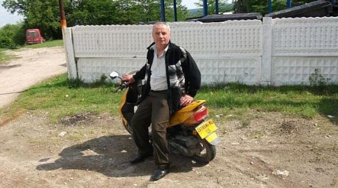 la romani amendat pentru ca nu avea centura de siguranta pe motoscuter politistul spune ca n ar vrea sa devina vedeta