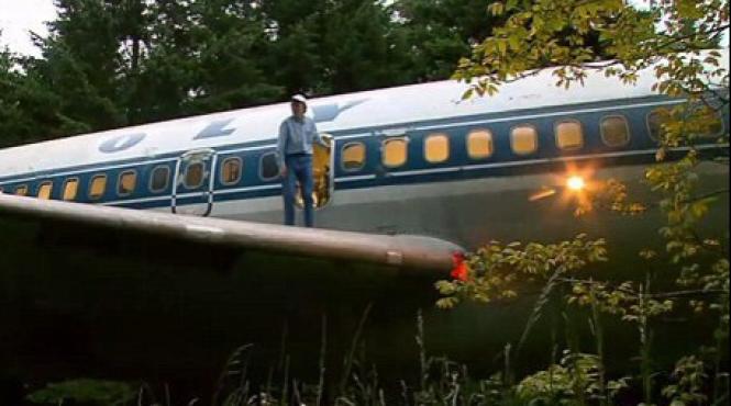 traieste intr un boeing 727 un american a transformat aeronava in casa de locuit video
